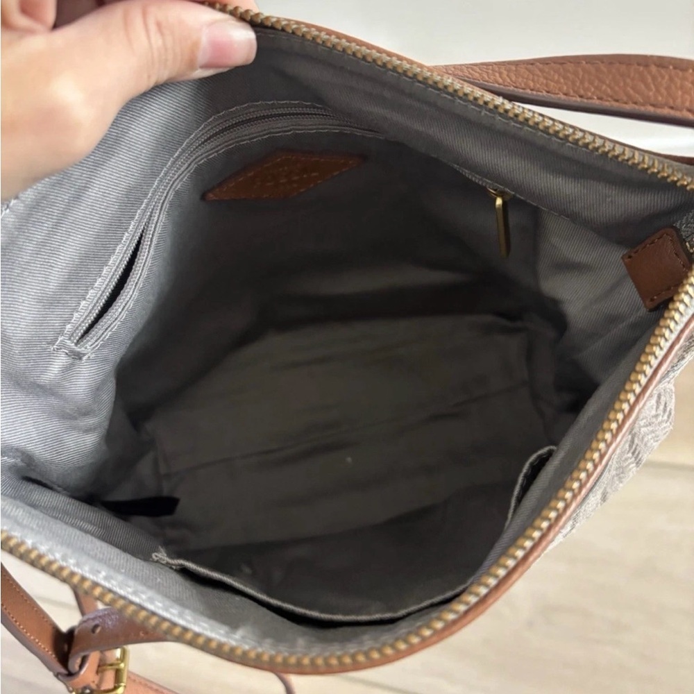 Fossil Grey Textured Soft Leather Brown Brass Crossbody Messenger Bag Purse EUC - Picture 9 of 10